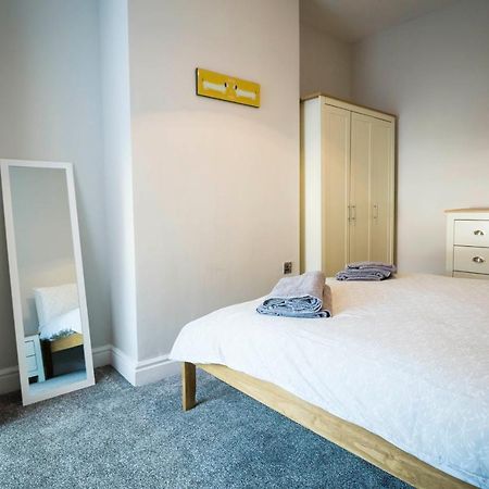 Spacious, Modern 4 Bed House Close to City Centre Chester Exterior foto