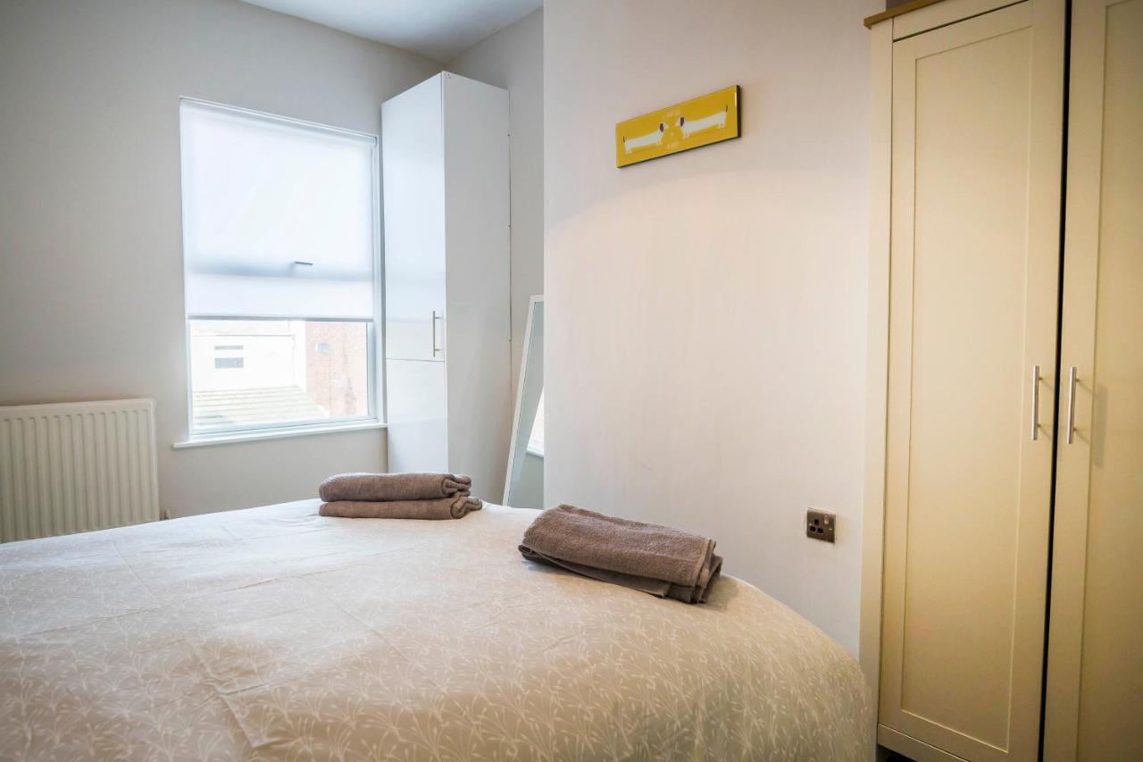 Spacious, Modern 4 Bed House Close to City Centre Chester Exterior foto