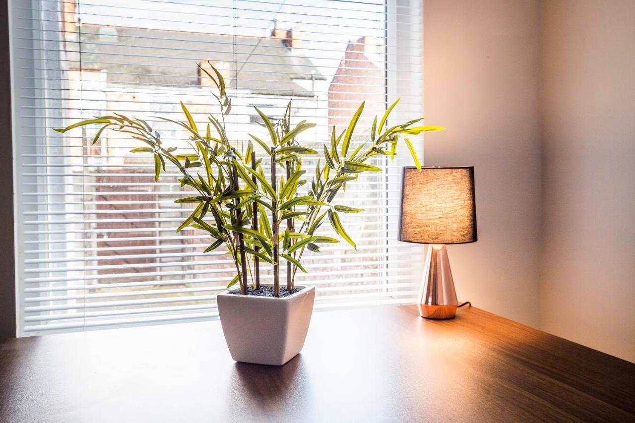 Spacious, Modern 4 Bed House Close to City Centre Chester Exterior foto