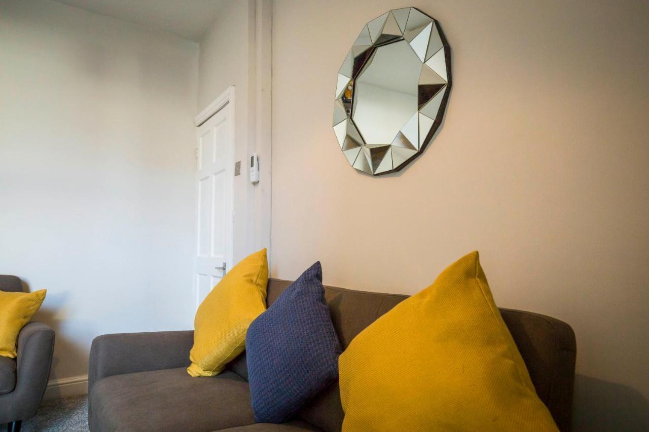 Spacious, Modern 4 Bed House Close to City Centre Chester Exterior foto